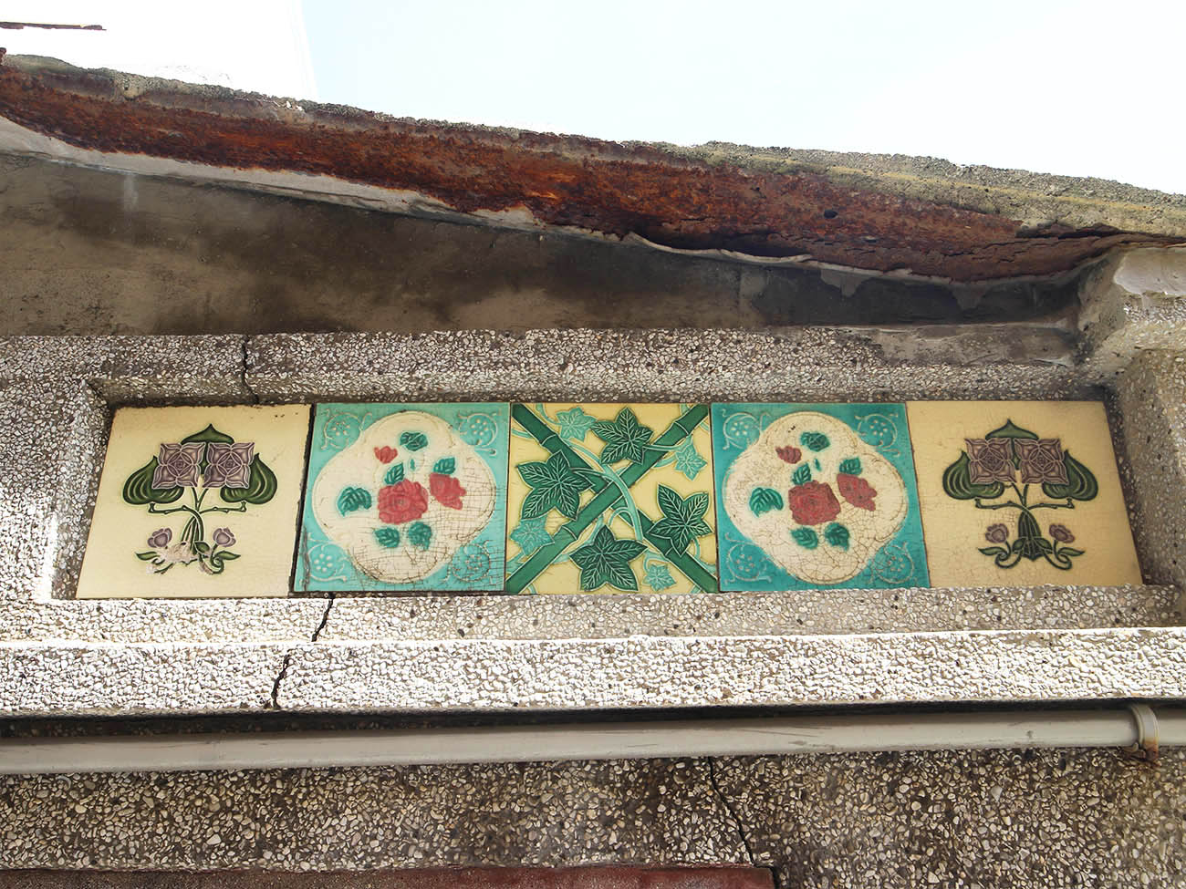 虎井古宅虎井里〇號對面