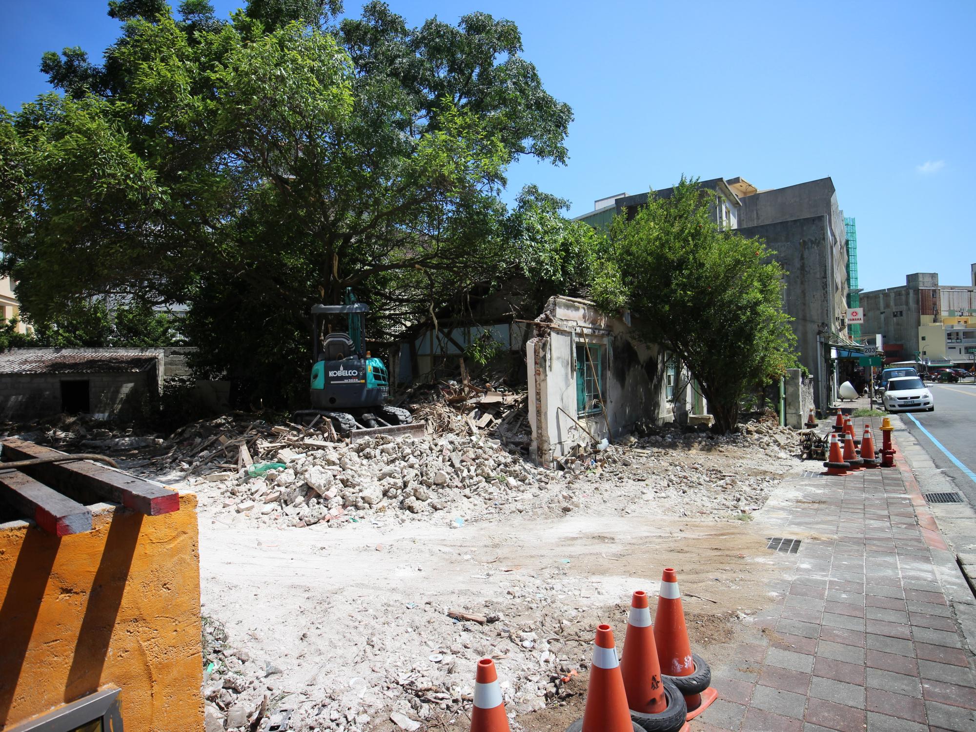 埔仔尾朱氏古厝（拆除中）