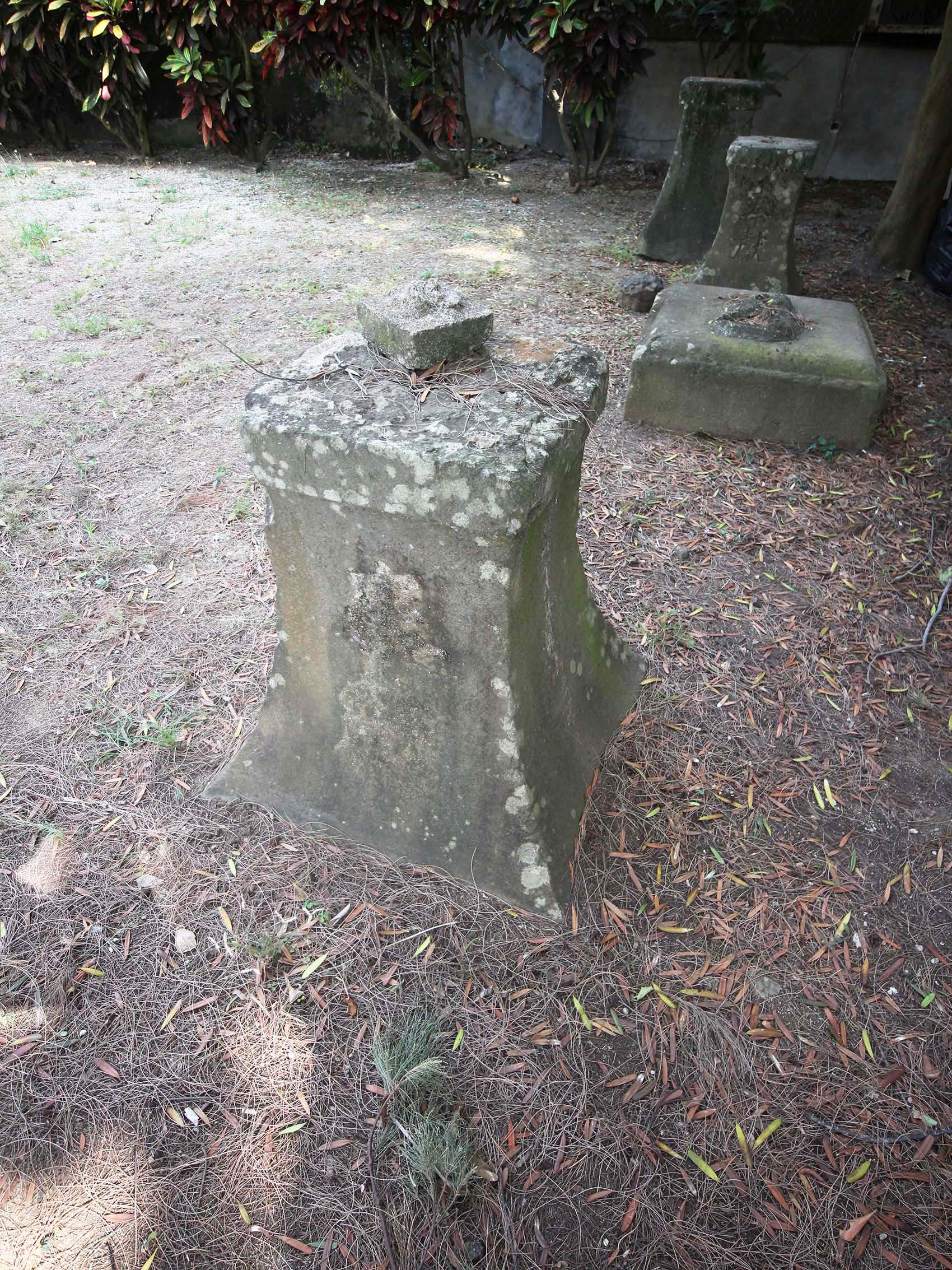 二呆藝館前石燈籠馬公市中華路230號