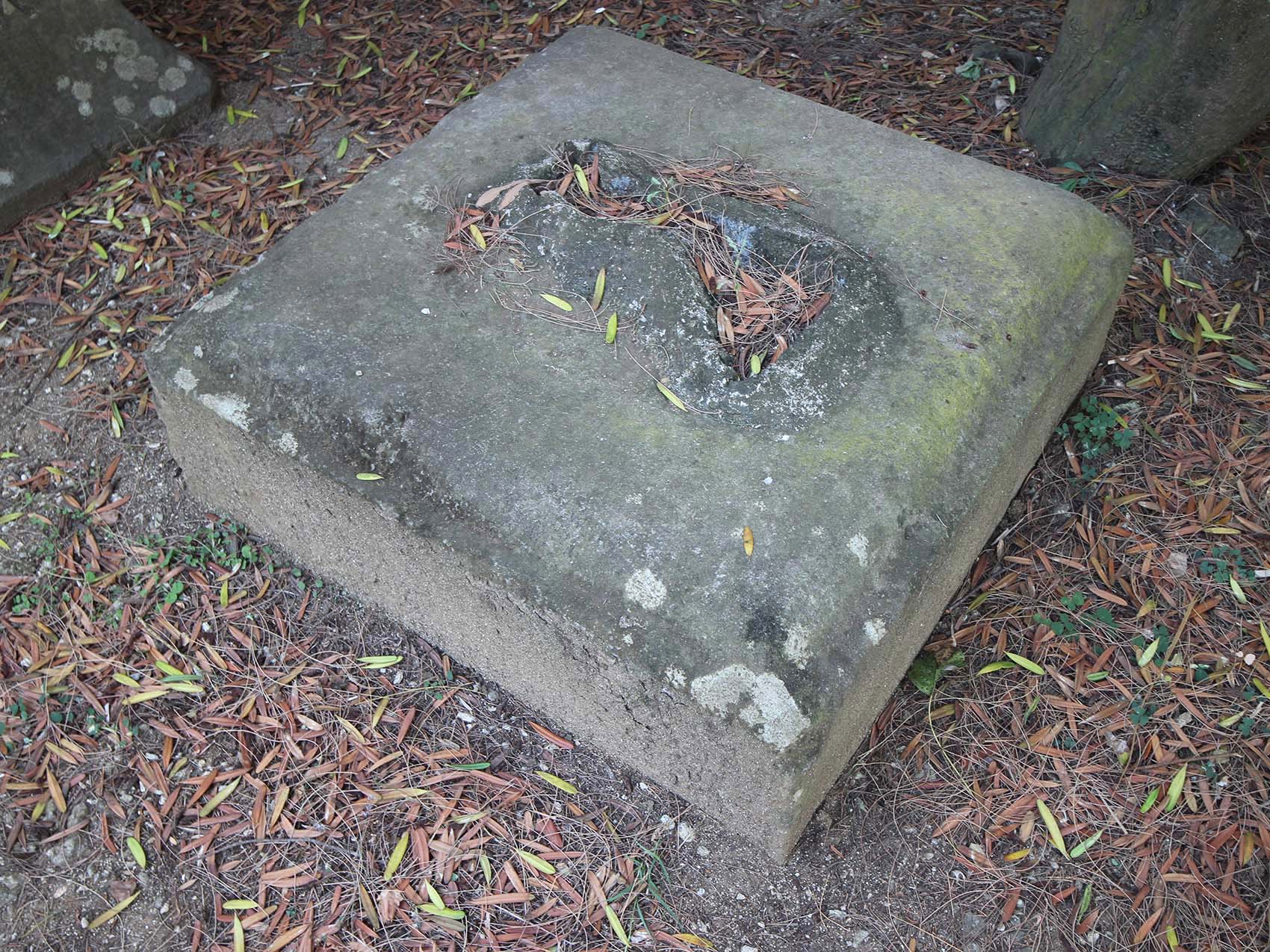 二呆藝館前石燈籠馬公市中華路230號