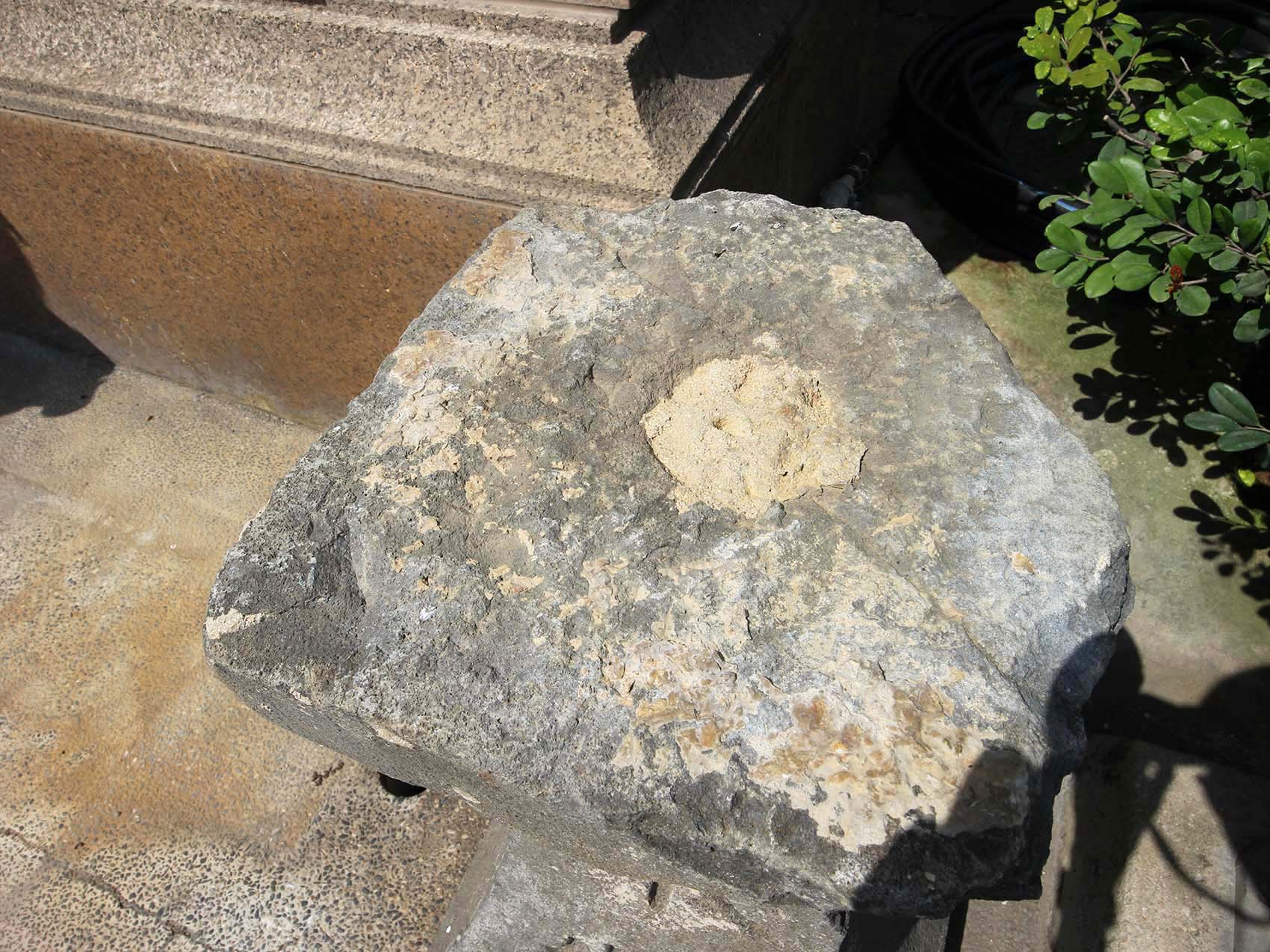 阿東餐廳前石燈籠馬公市新店路6巷6號